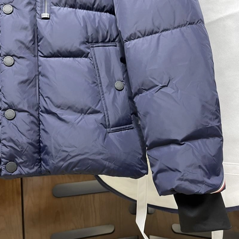 Moncler Down Jackets Sporty 143865