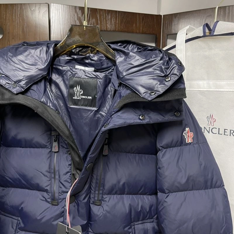 Moncler Down Jackets Sporty 143865
