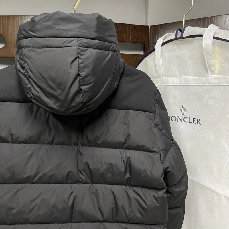Moncler Down Jackets MultiPurpose 143866