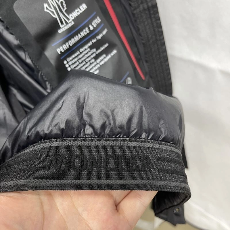 Moncler Down Jackets MultiPurpose 143866