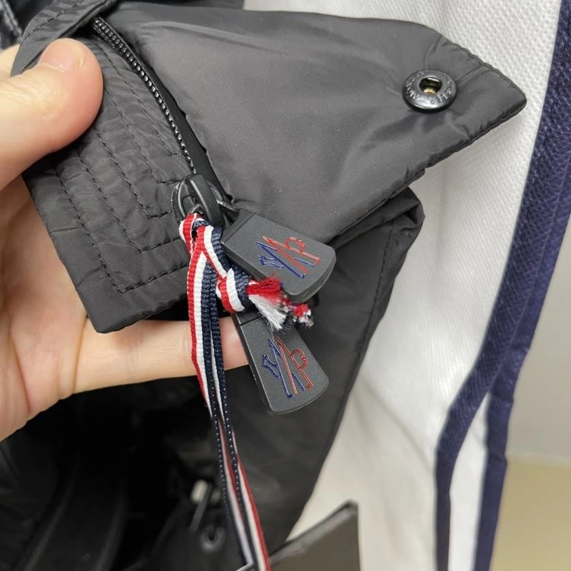 Moncler Down Jackets MultiPurpose 143866