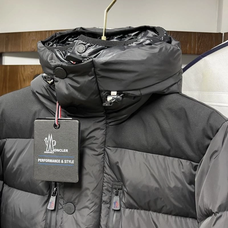 Moncler Down Jackets MultiPurpose 143866
