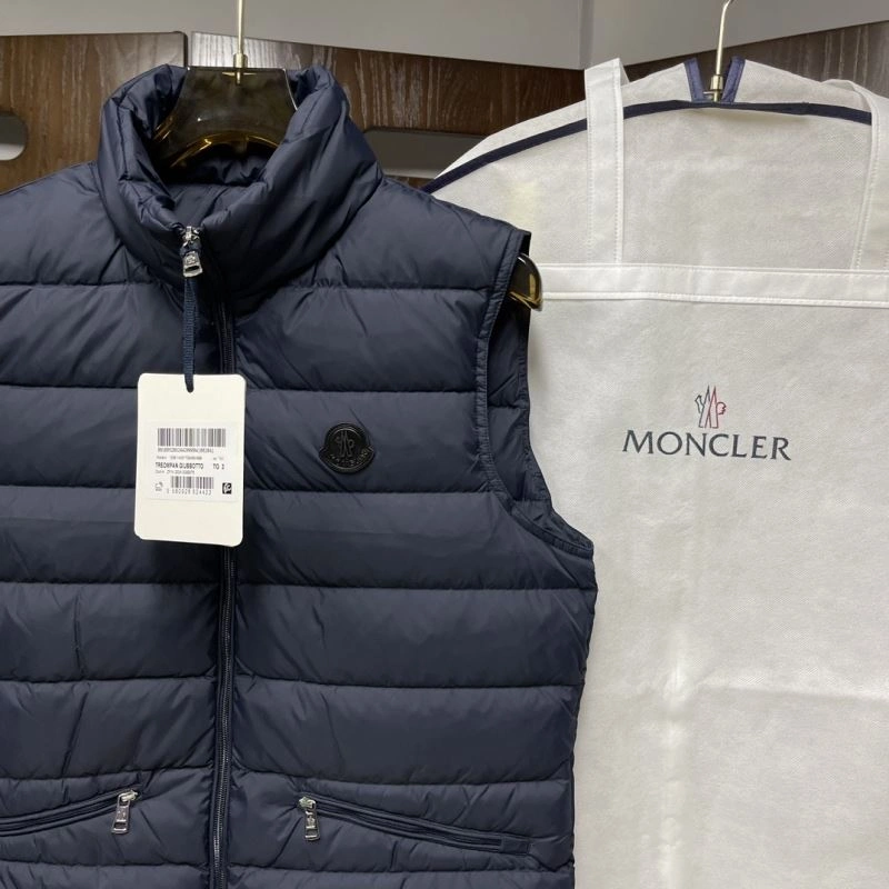 Moncler Down Jackets Versatile 143868