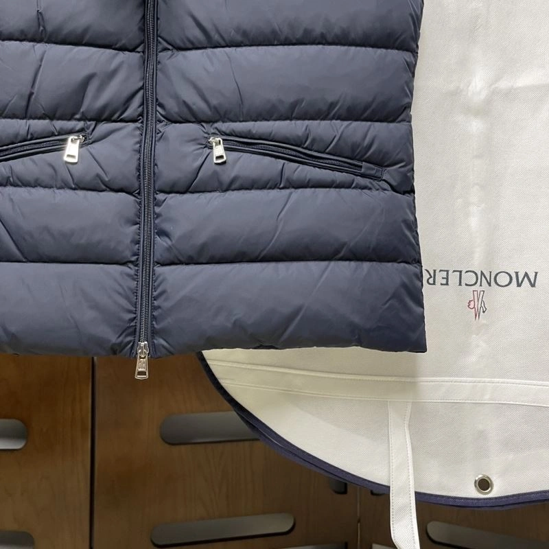 Moncler Down Jackets Versatile 143868