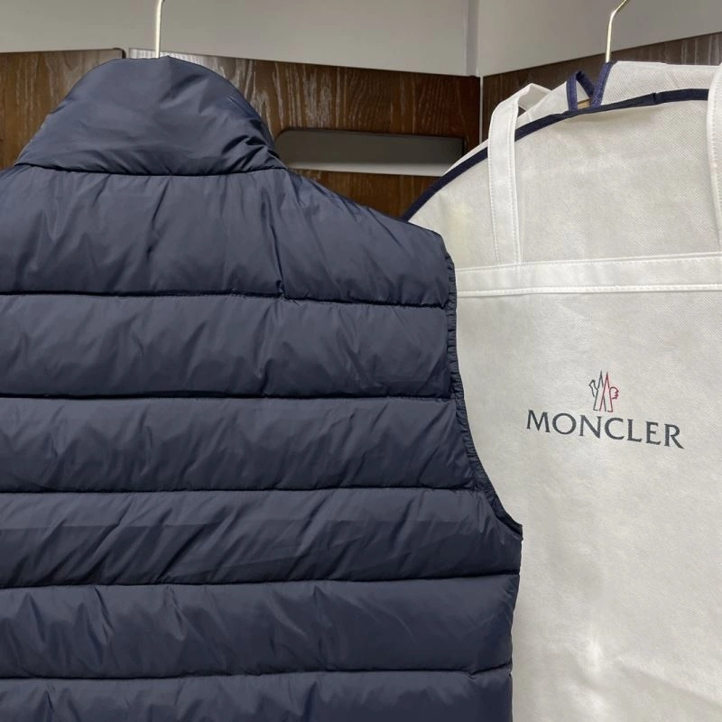 Moncler Down Jackets Versatile 143868