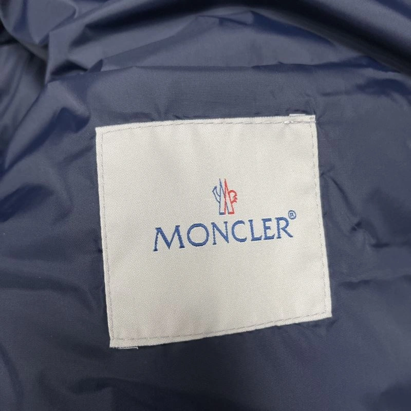Moncler Down Jackets Versatile 143868
