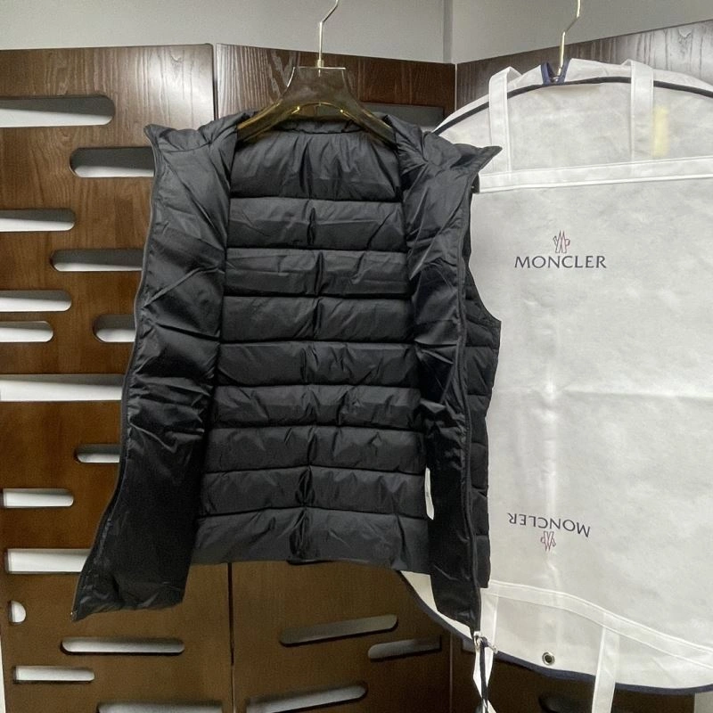 Moncler Down Jackets ModernLook 143864