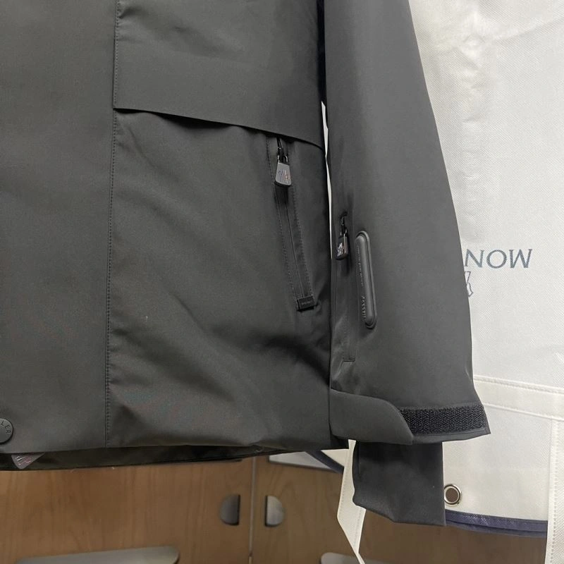 Timeless Moncler Down Jackets 143862