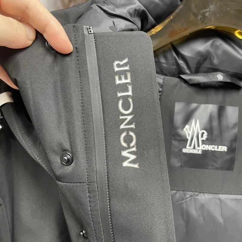 Timeless Moncler Down Jackets 143862