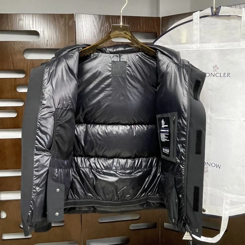 Moncler Down Jackets EyeCatching 143860