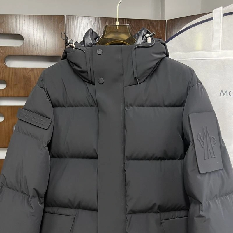 Moncler Down Jackets EyeCatching 143860