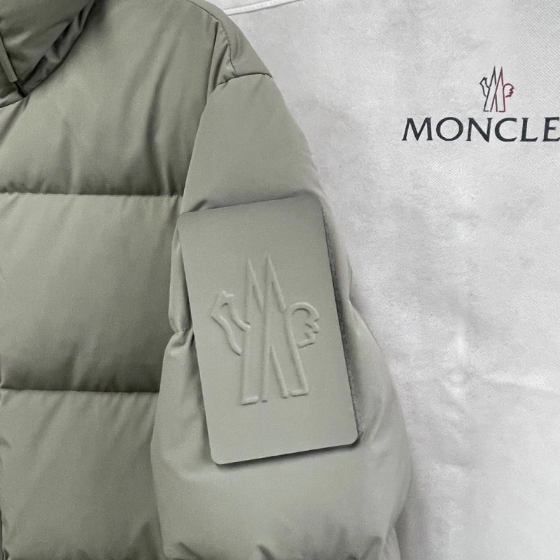 Moncler Down Jackets Packable 143858