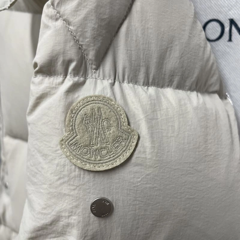 Functional Moncler Down Jackets 143853