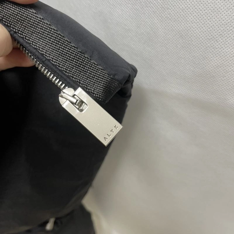 Unisex Moncler Down Jackets 143855