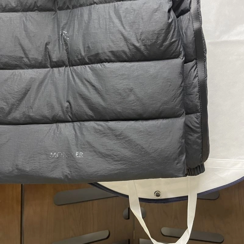 Unisex Moncler Down Jackets 143855