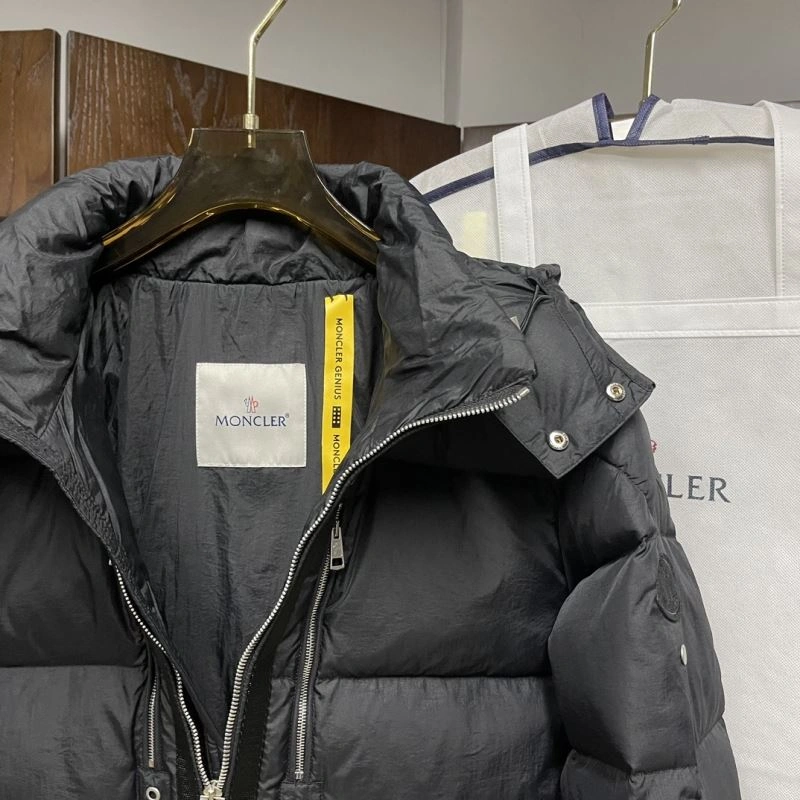 Unisex Moncler Down Jackets 143855