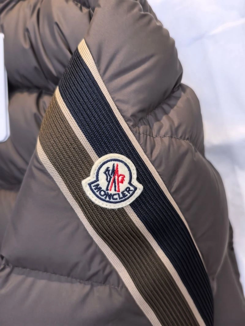 Moncler Down Jackets Refined 143842