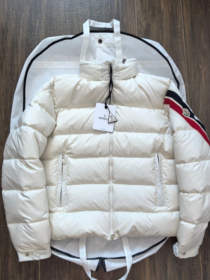 UrbanChic Moncler Down Jackets 143847