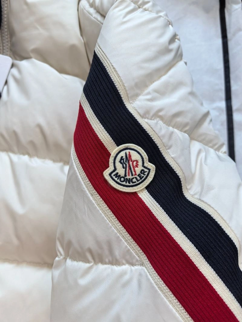 UrbanChic Moncler Down Jackets 143847