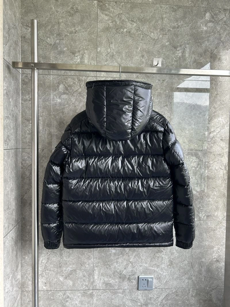 Moncler Down Jackets Vibrant 143850