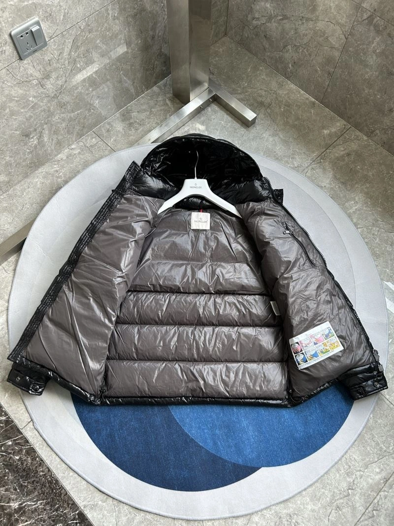 Moncler Down Jackets Vibrant 143850