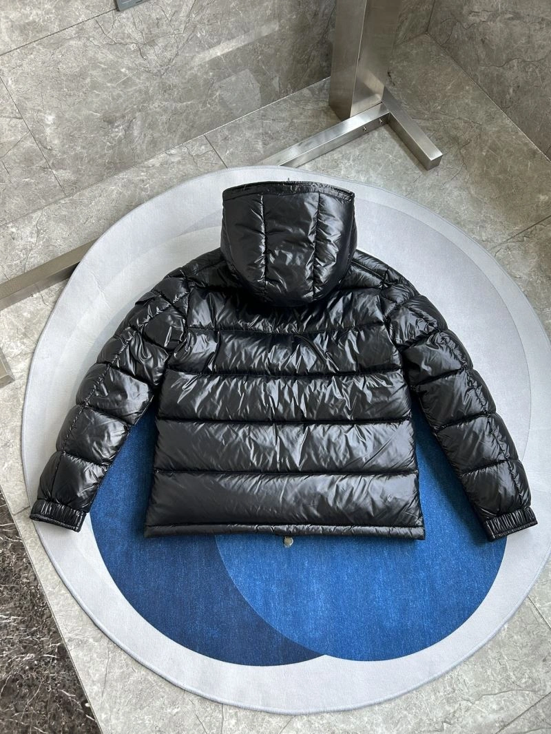 Moncler Down Jackets Vibrant 143850