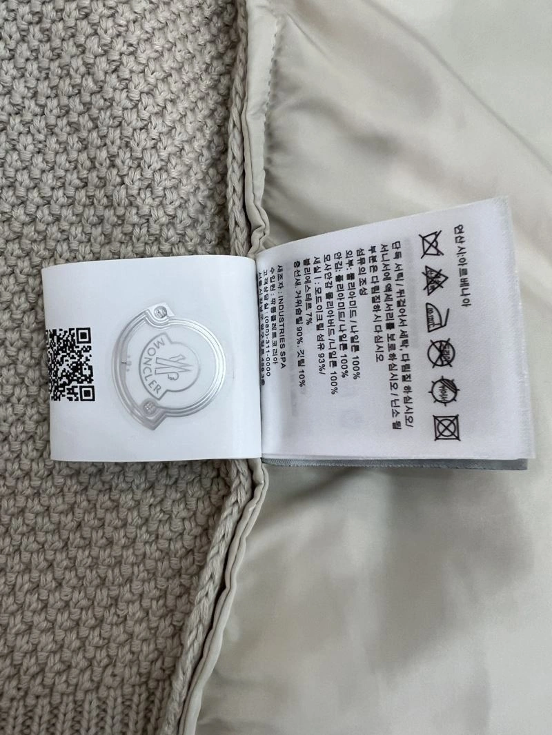 Functional Moncler Down Jackets 143829