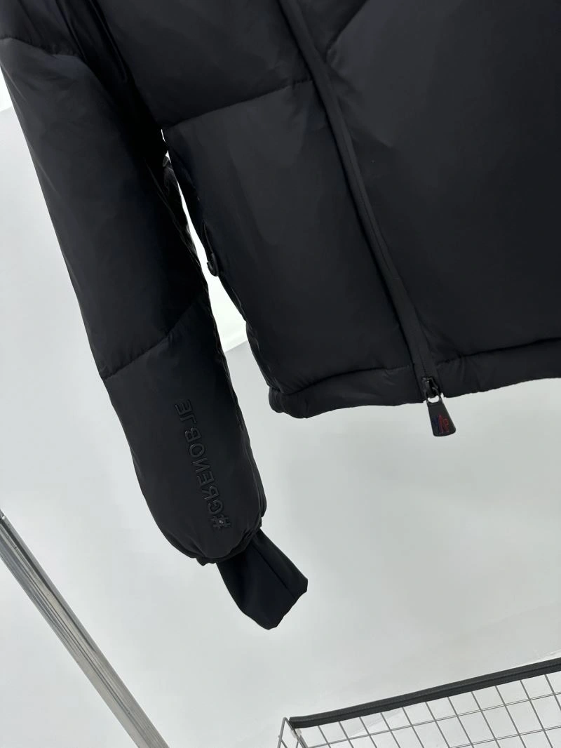 Moncler Down Jackets RelaxedFit 143837
