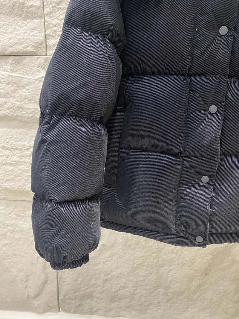 Moncler Down Jackets EasyMatch 143811