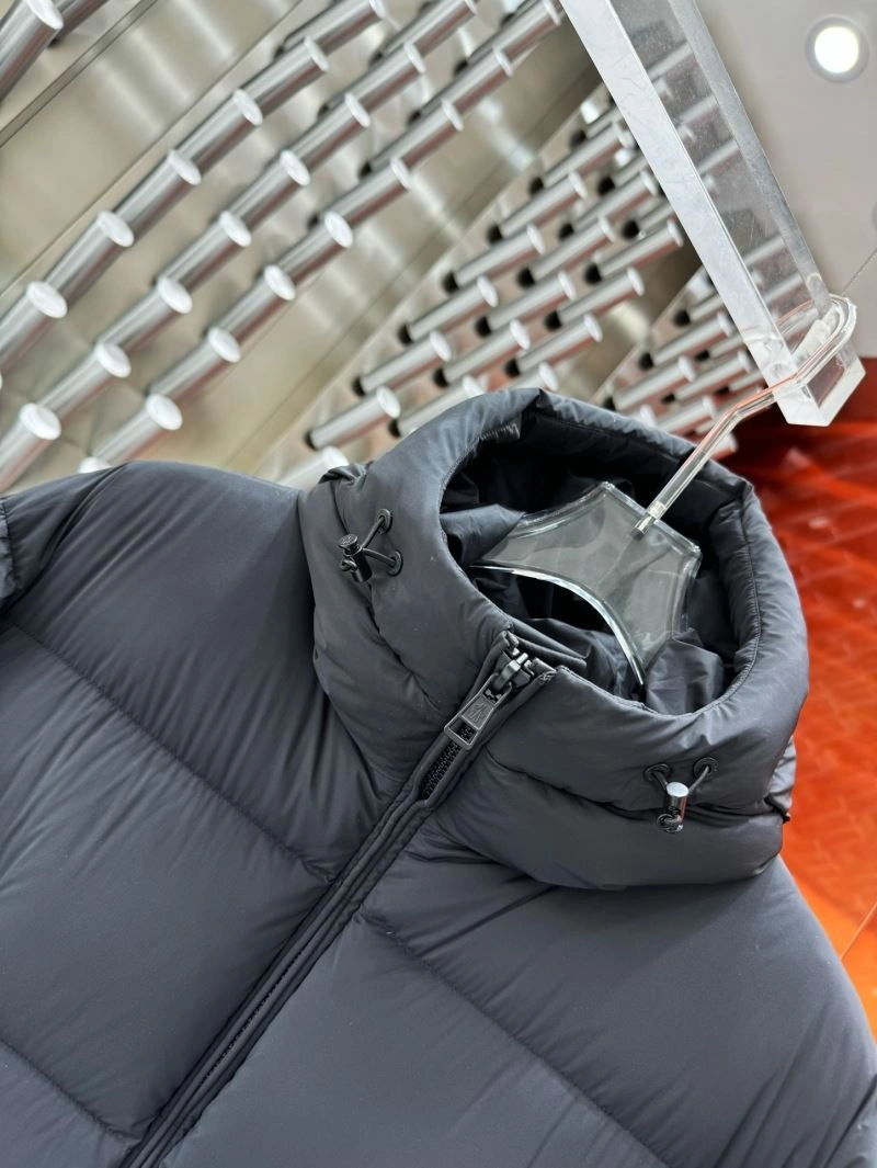 Moncler Down Jackets Breathable 143803
