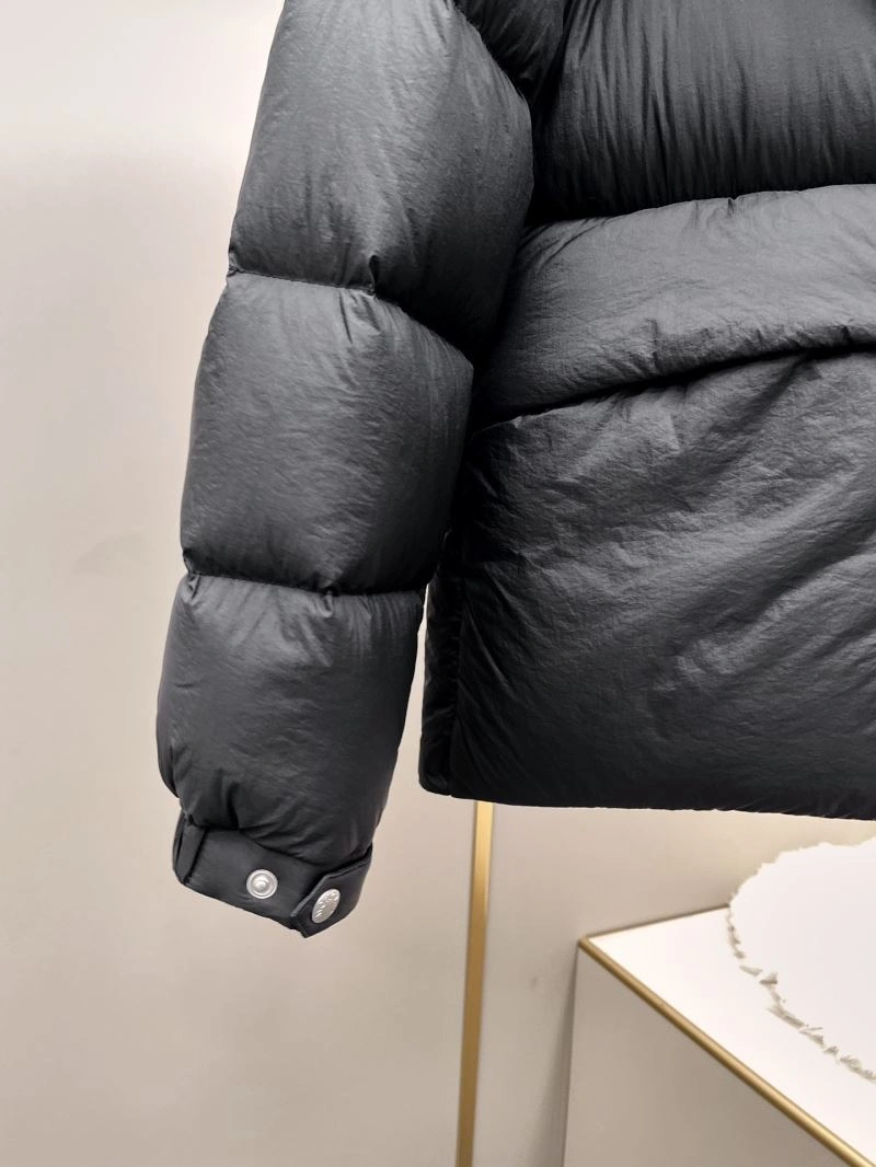 Moncler Down Jackets Seasonal 143812