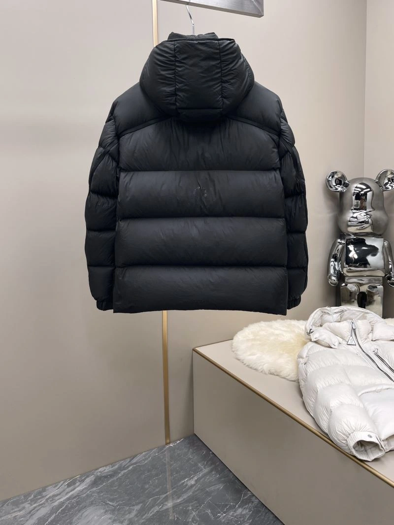 Moncler Down Jackets Seasonal 143812
