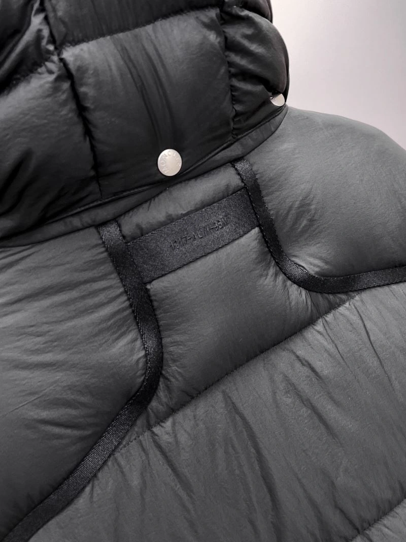 Moncler Down Jackets Seasonal 143812