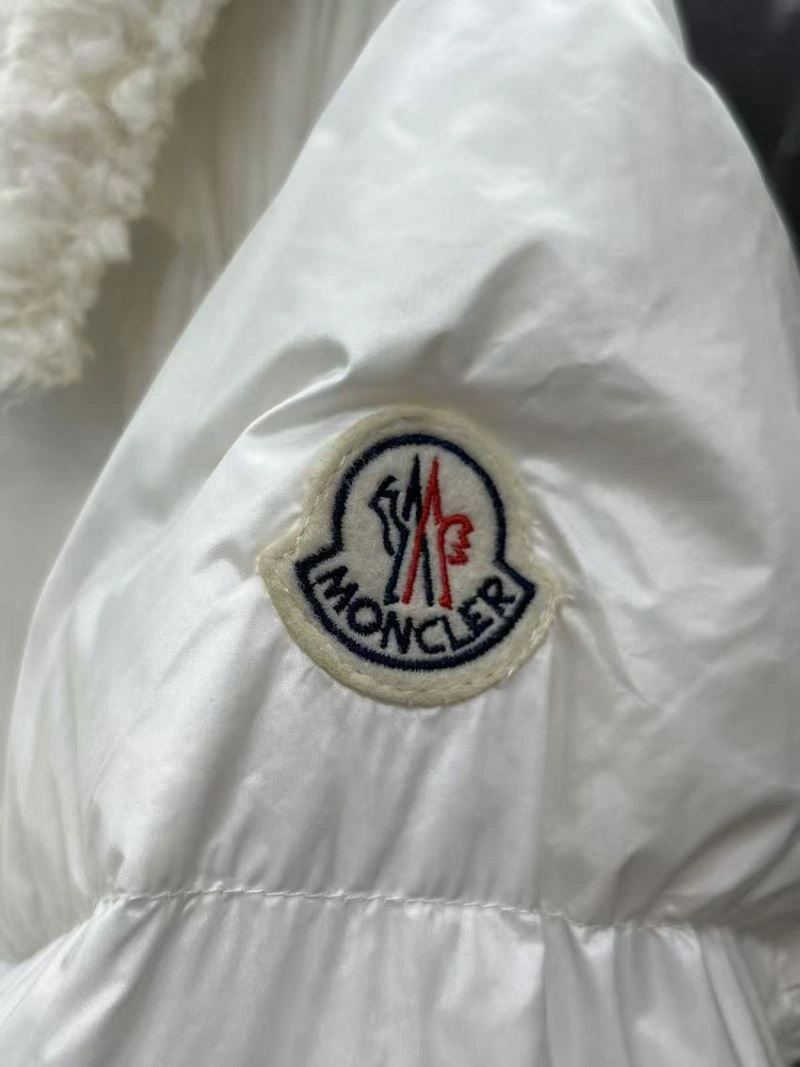 Moncler Down Jackets Comfortable 143800