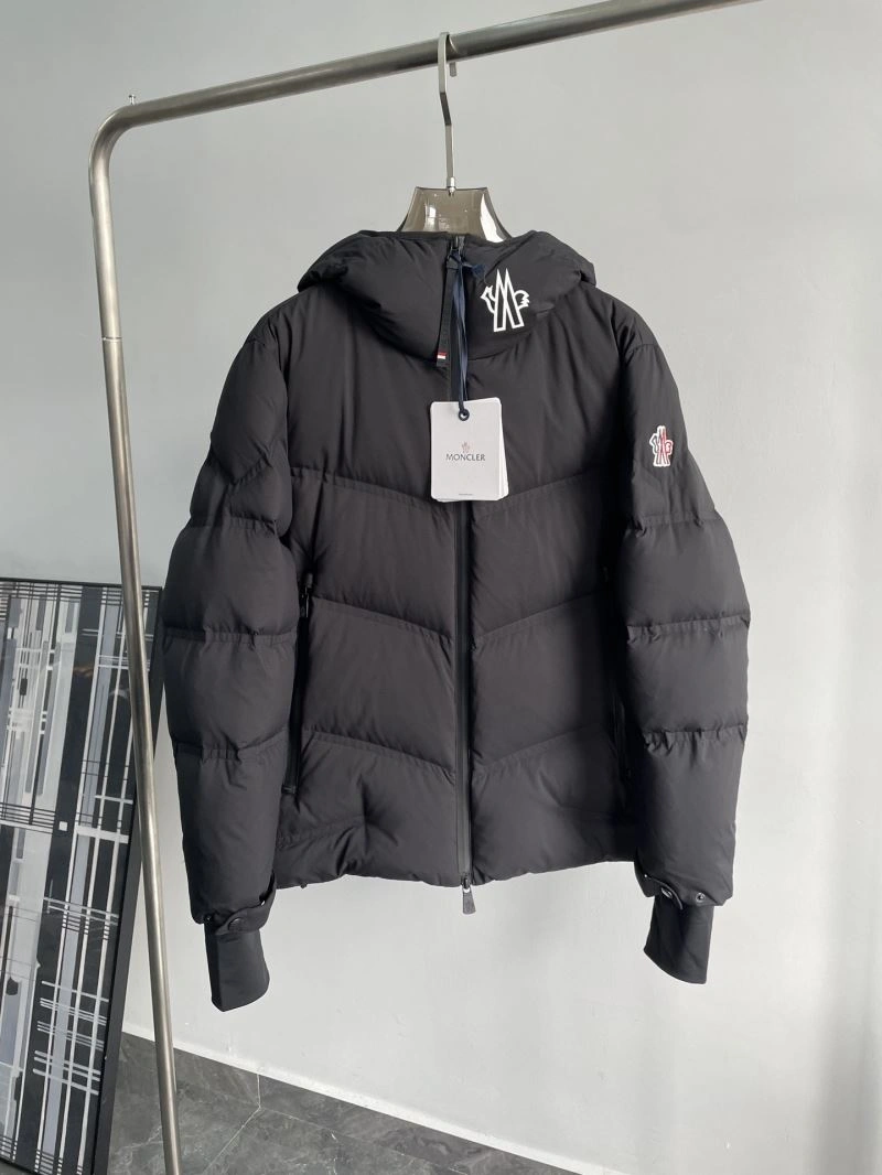 SoftTouch Moncler Down Jackets 143802