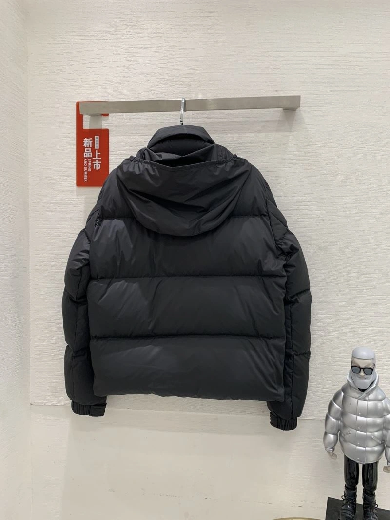 Moncler Down Jackets SmoothTexture 143791