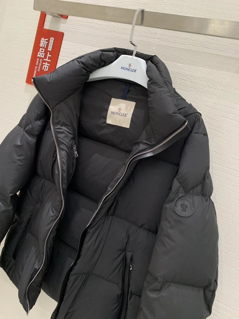 Moncler Down Jackets SmoothTexture 143791