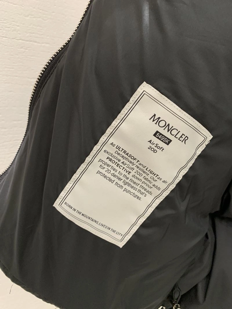Moncler Down Jackets SmoothTexture 143791