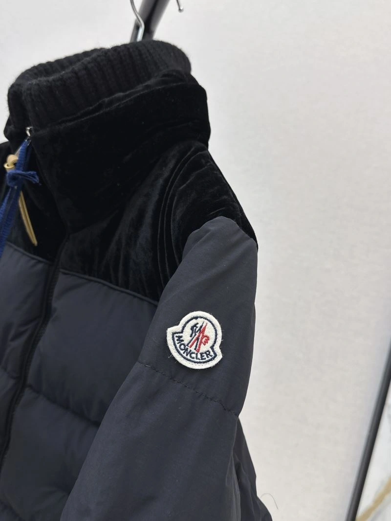Vibrant Moncler Down Jackets 143786