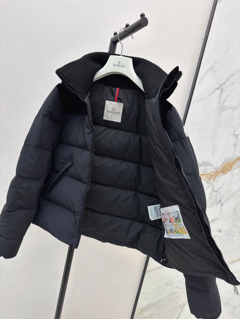 Vibrant Moncler Down Jackets 143786