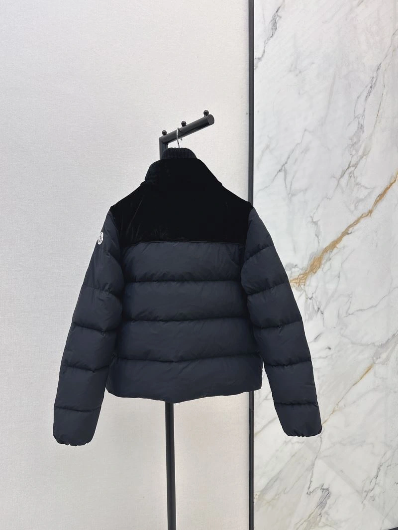 Vibrant Moncler Down Jackets 143786