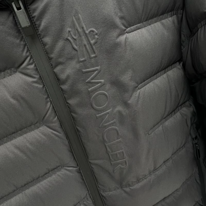 Moncler Down Jackets SunProtective 143799