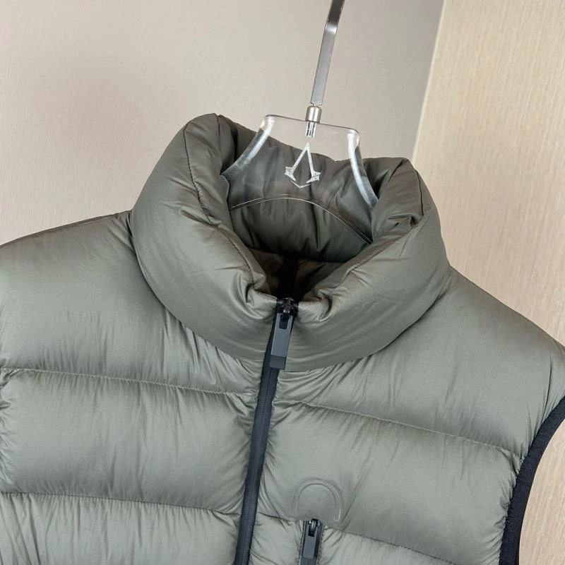 Moncler Down Jackets Sporty 143790
