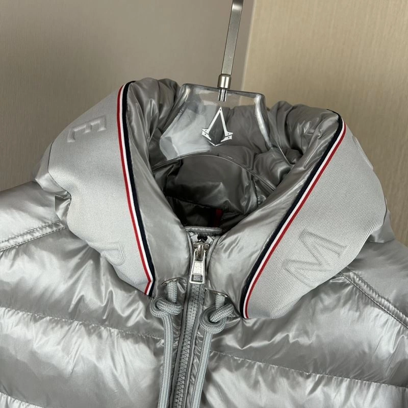 Snug Moncler Down Jackets 143776