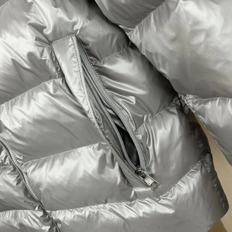 Snug Moncler Down Jackets 143776