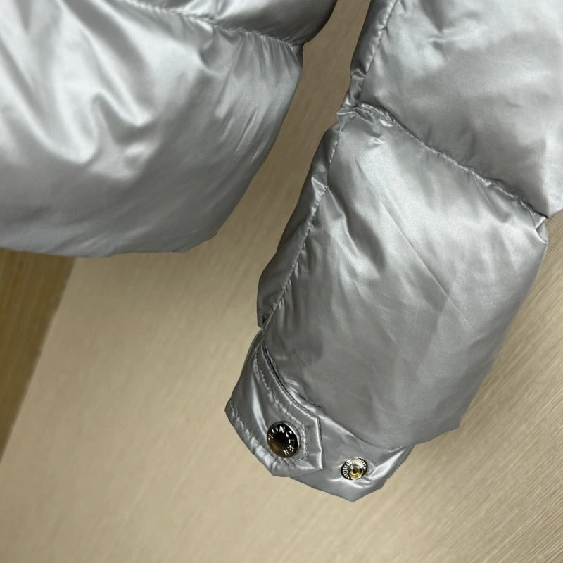 Snug Moncler Down Jackets 143776