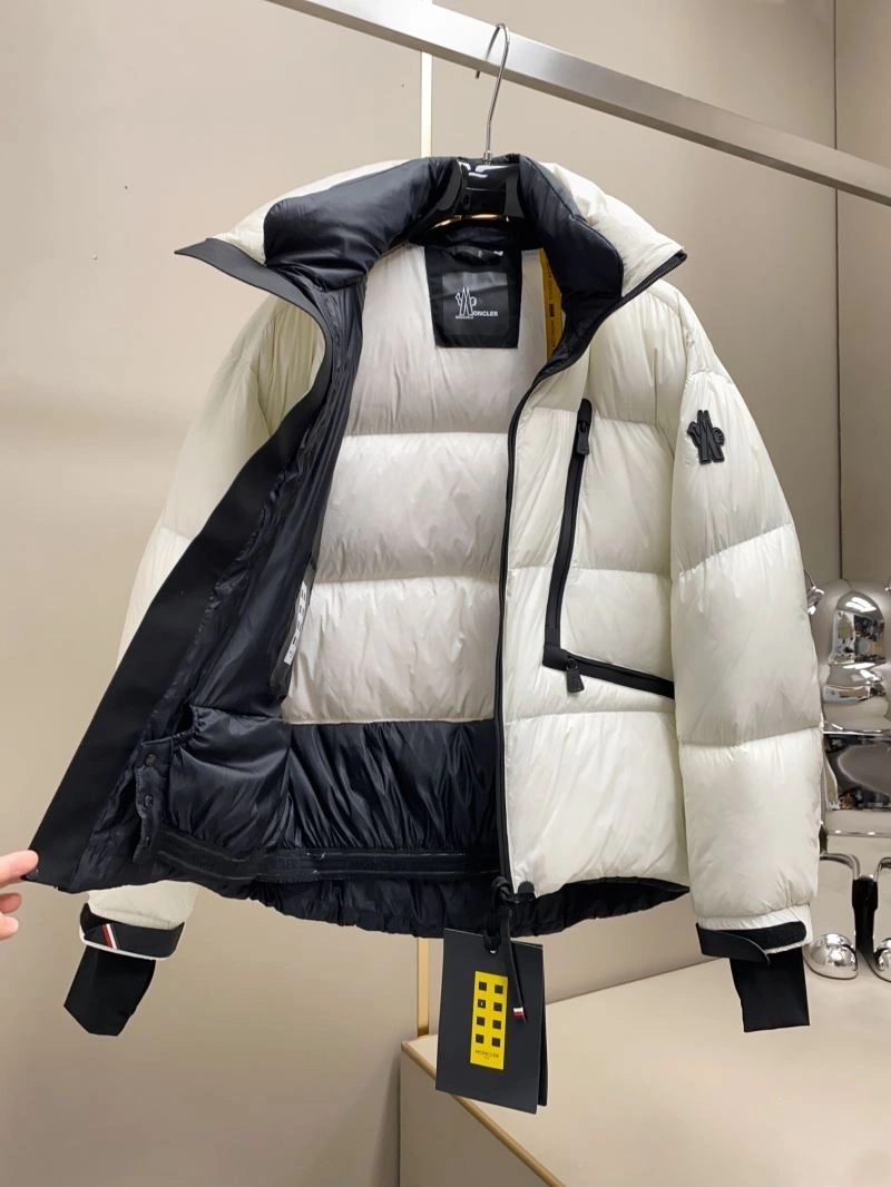 Moncler Down Jackets TravelReady 143778