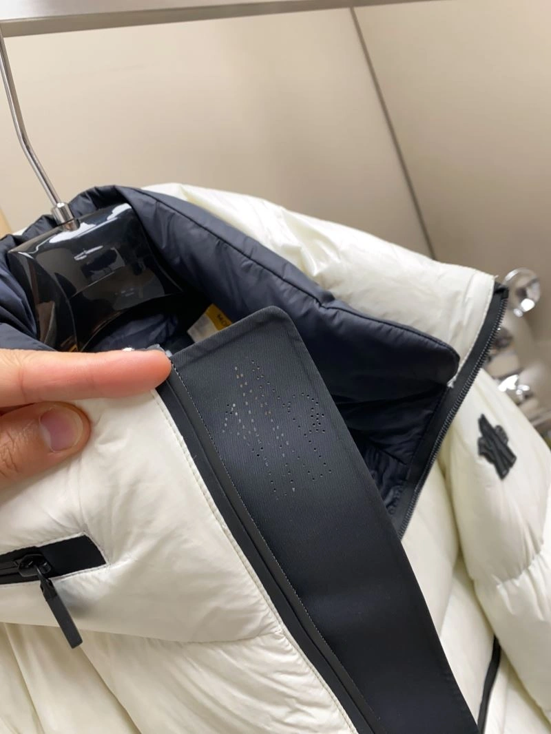 Moncler Down Jackets TravelReady 143778