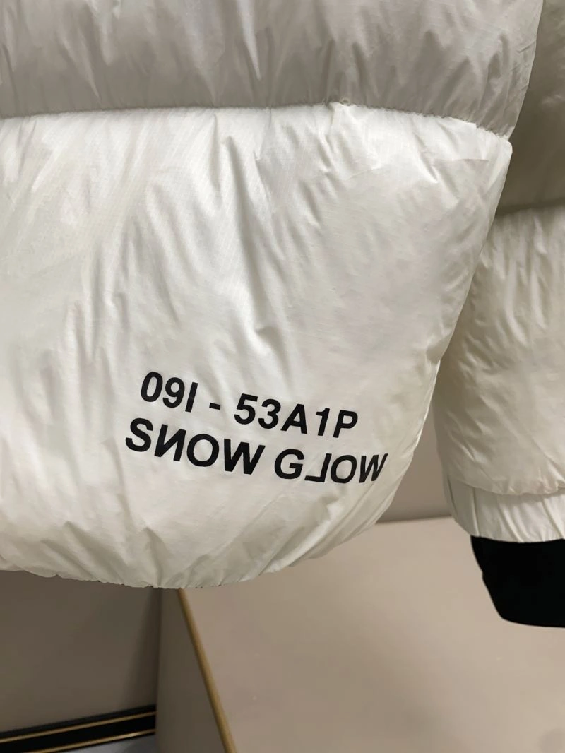 Moncler Down Jackets TravelReady 143778