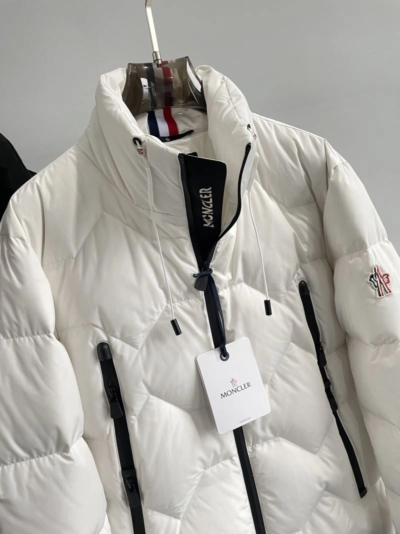 Moncler Down Jackets Sustainable 143781